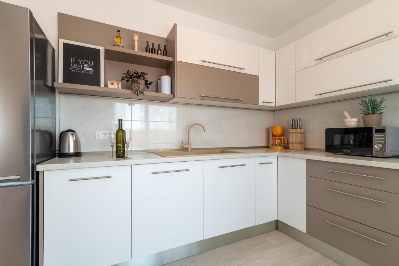 Apartman Lotos Apartamento Trogir Exterior foto
