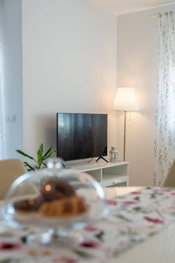 Apartman Lotos Apartamento Trogir Exterior foto